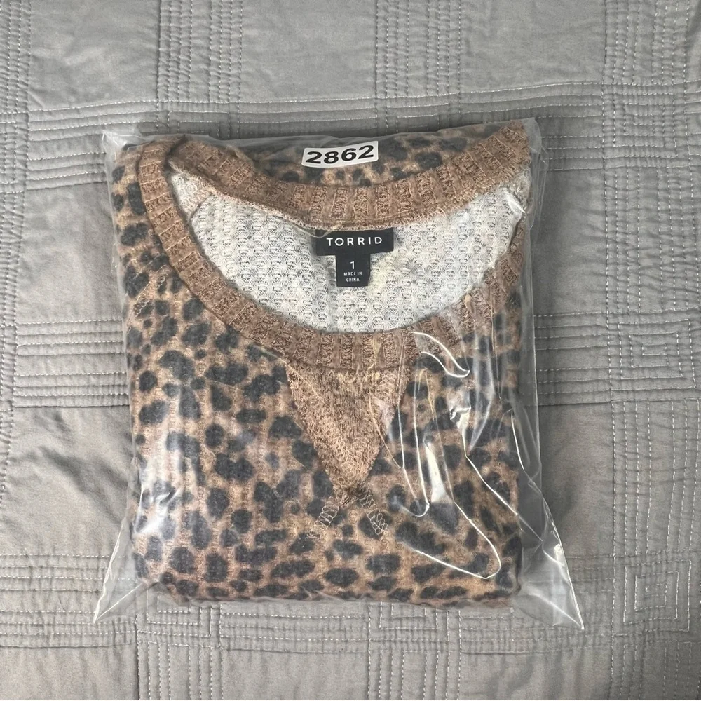 TORRID Top Womens Size 1X Cheetah Print Soft Brush Waffle Knit Shirt Animal - Picture 12 of 13
